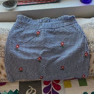 Plaid zip up skirt with flowers